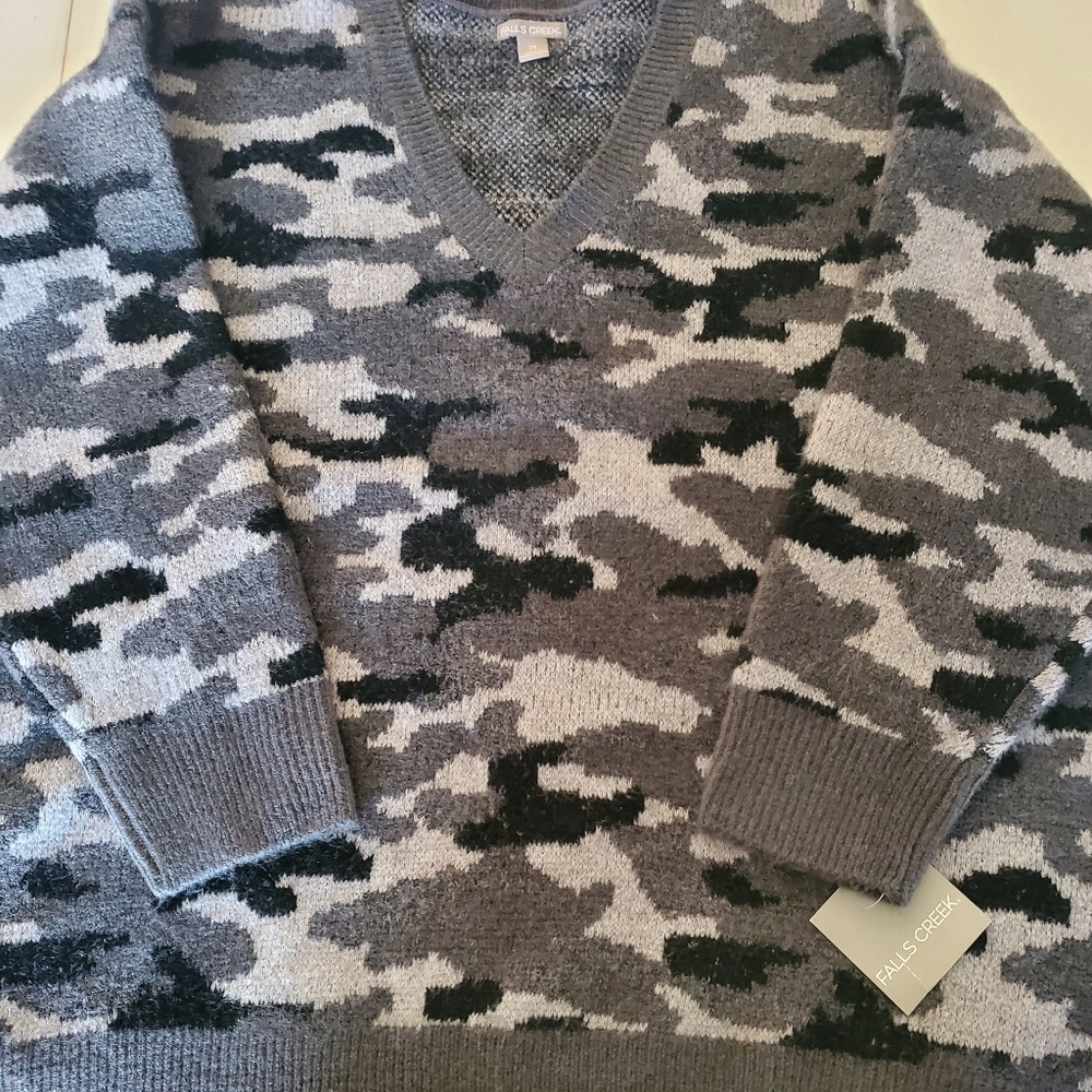 FALLS CREEK WOMEN'S PLUS CAMOFLAUGE TUNIC SWEATER. SZ.2X $35.00